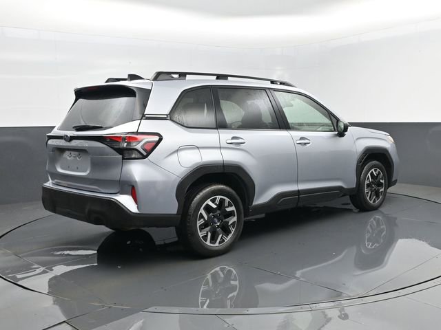 Used 2025 Subaru Forester Premium image 22