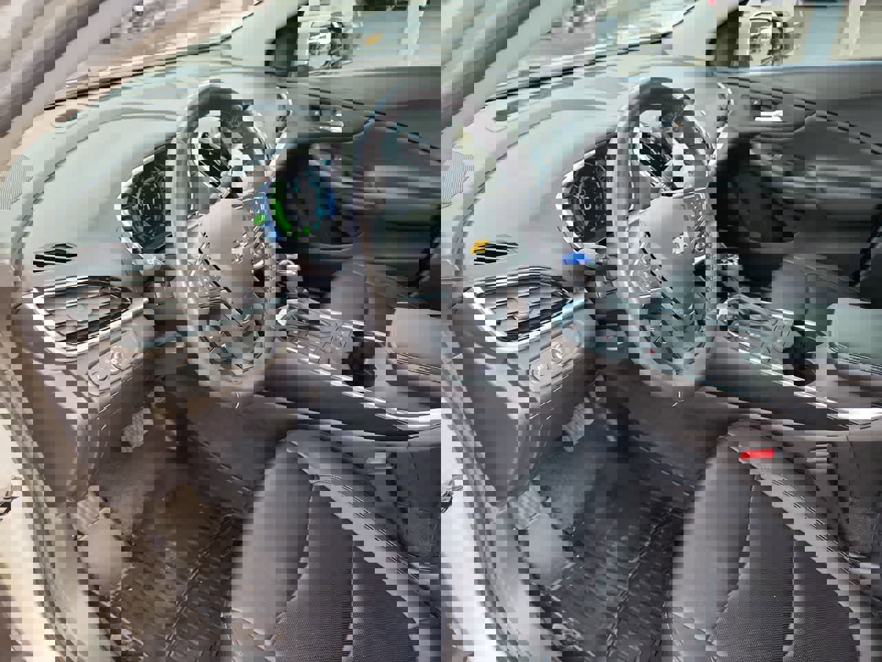 Used 2018 Chevrolet Volt Premier w/ Driver Confidence Package image 10