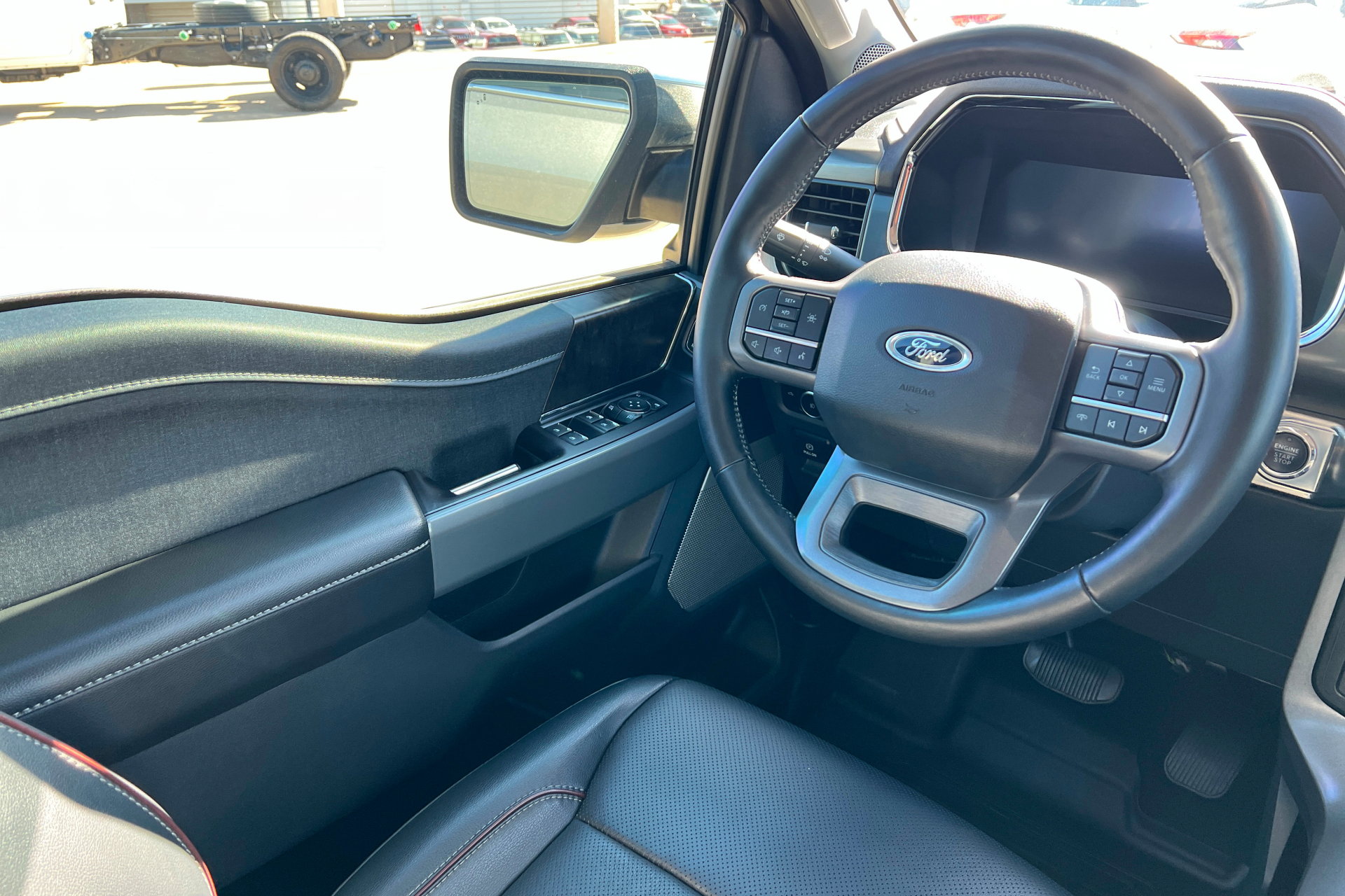 Used 2023 Ford F150 Lariat w/ FX4 Off-Road Package image 12