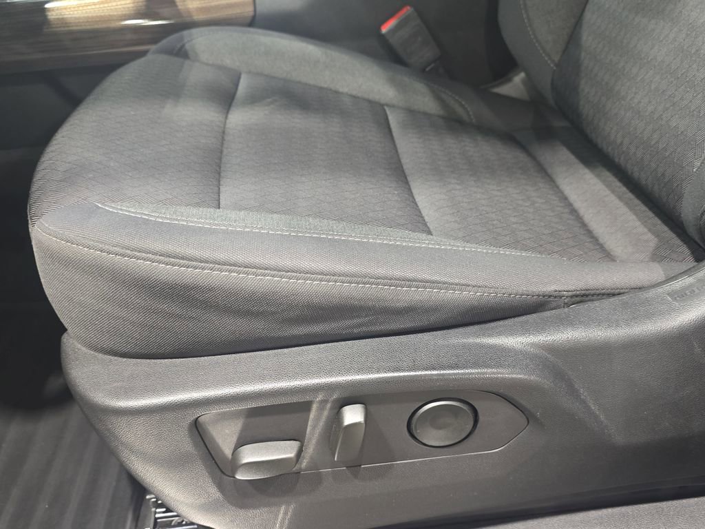 Used 2024 Chevrolet Silverado 3500 LT w/ Convenience Package image 28