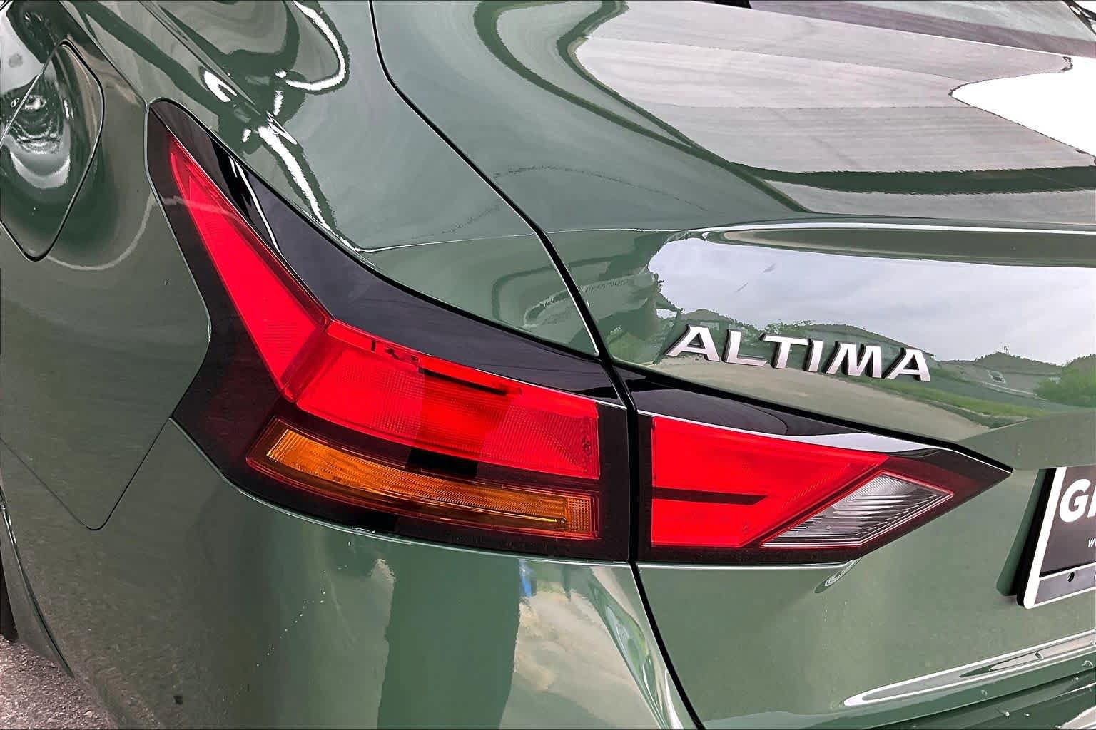 New 2026 Nissan Altima 2.5 SR FWD image 12