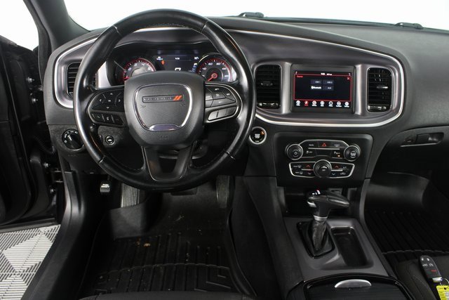 Used 2020 Dodge Charger SXT w/ Blacktop Package image 10