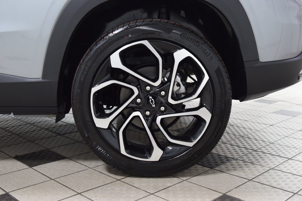 New 2026 Chevrolet Trax RS w/ Sunroof Package FWD image 26