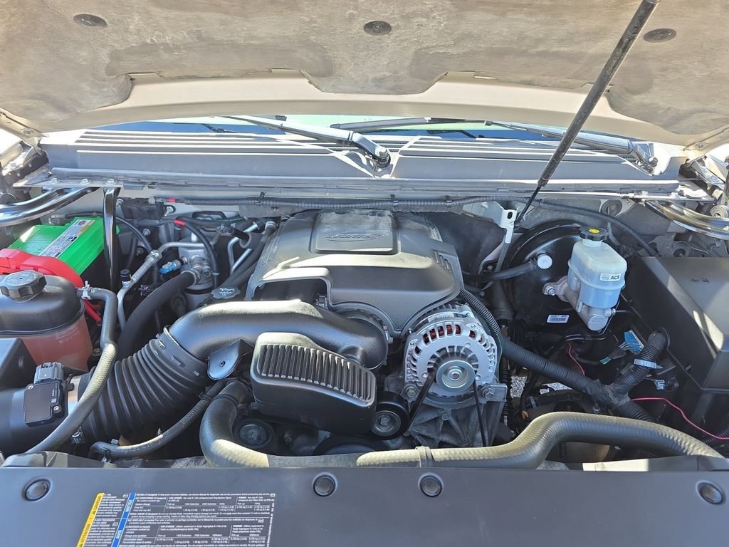 Used 2009 Chevrolet Suburban LT image 18