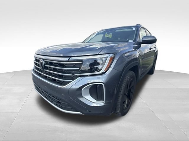 Used 2024 Volkswagen Atlas SE w/ Black Wheel Package FWD image 8