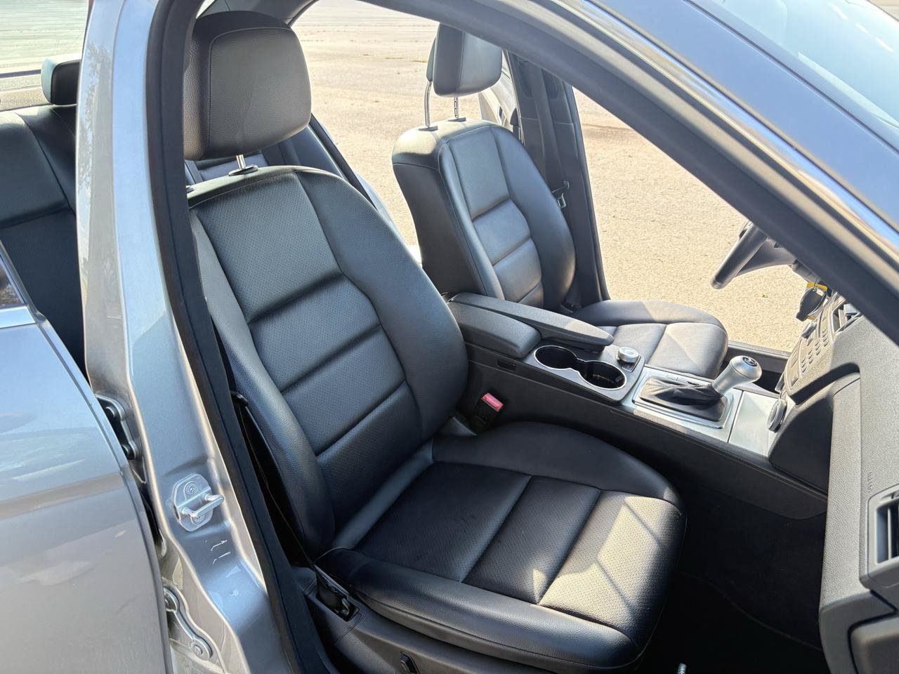 Used 2010 Mercedes-Benz C 300 Sedan image 32