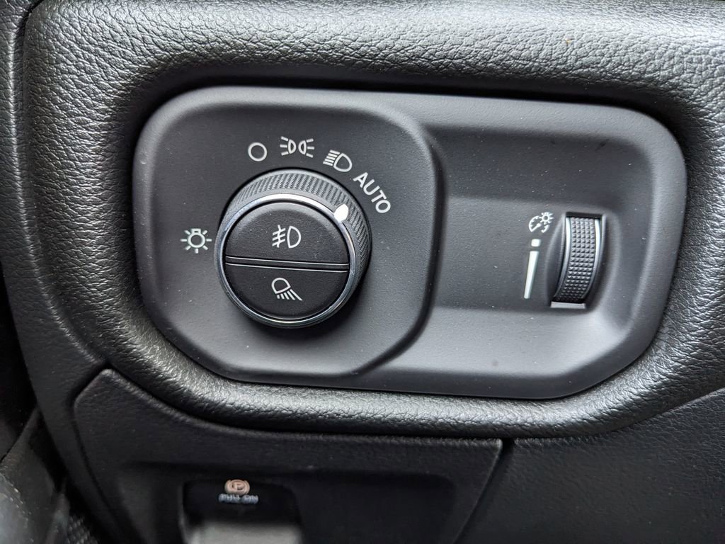 New 2026 RAM 1500 4x4 Crew Cab image 44