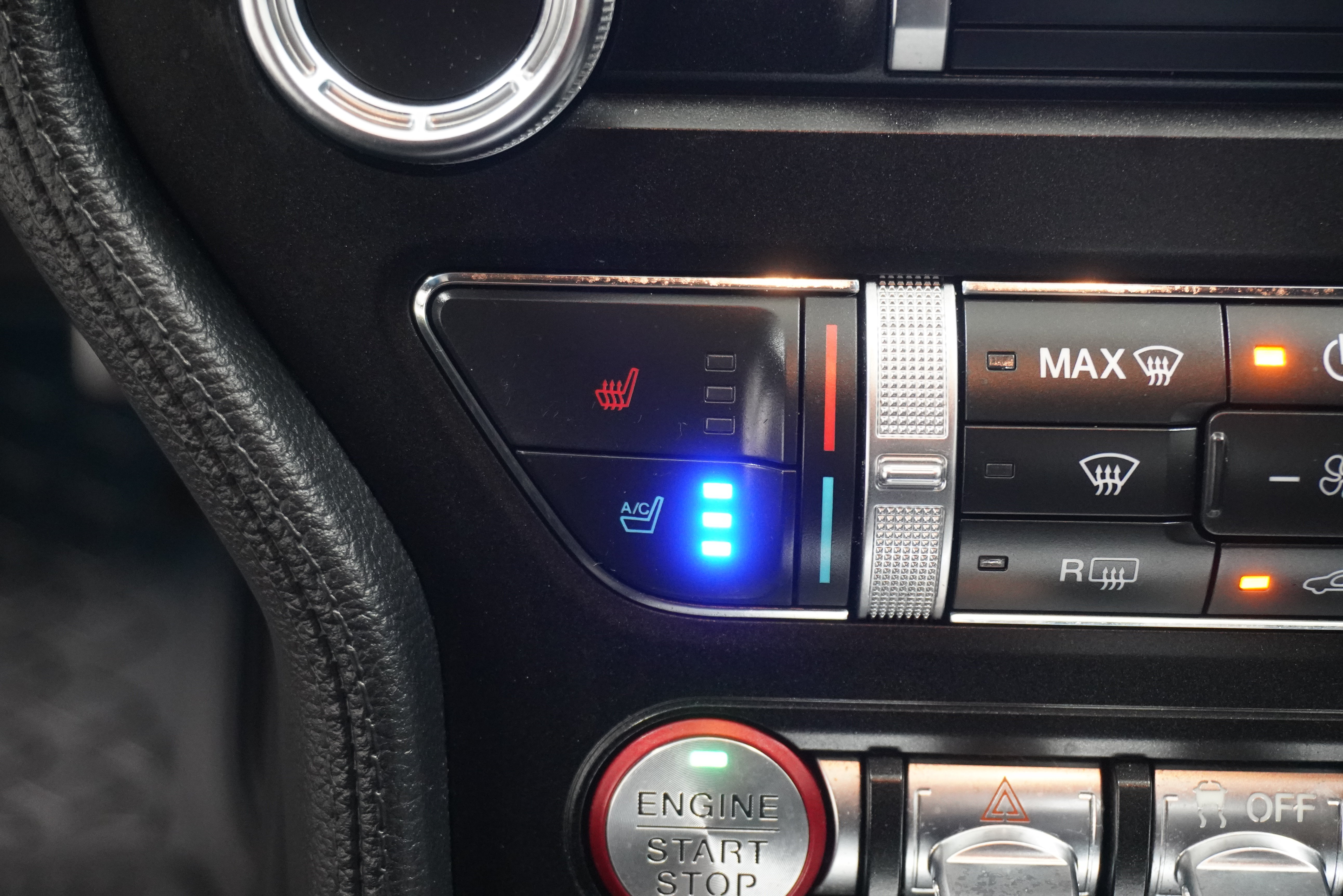 Used 2019 Ford Mustang Premium RWD image 25
