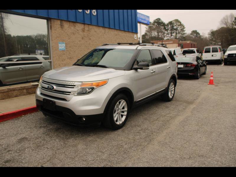 Used 2015 Ford Explorer XLT w/ Equipment Group 202B FWD image 3