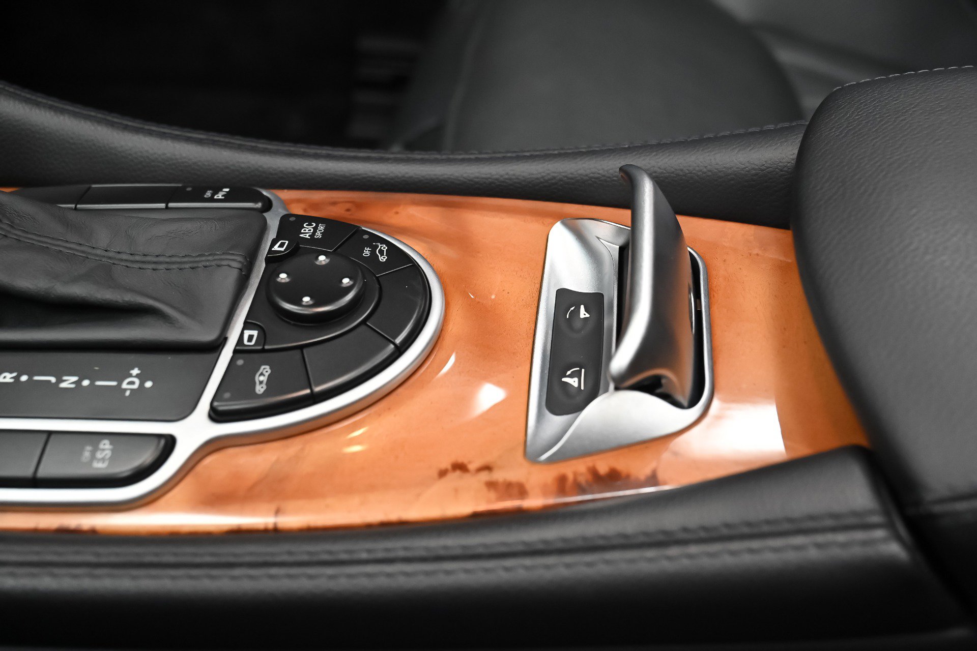 Used 2009 Mercedes-Benz SL 550 image 25