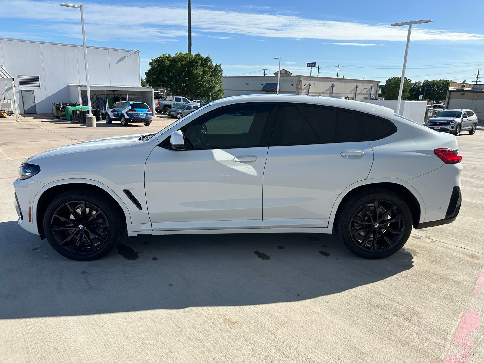 Used 2025 BMW X4 xDrive30i w/ Premium Package AWD/4WD image 5