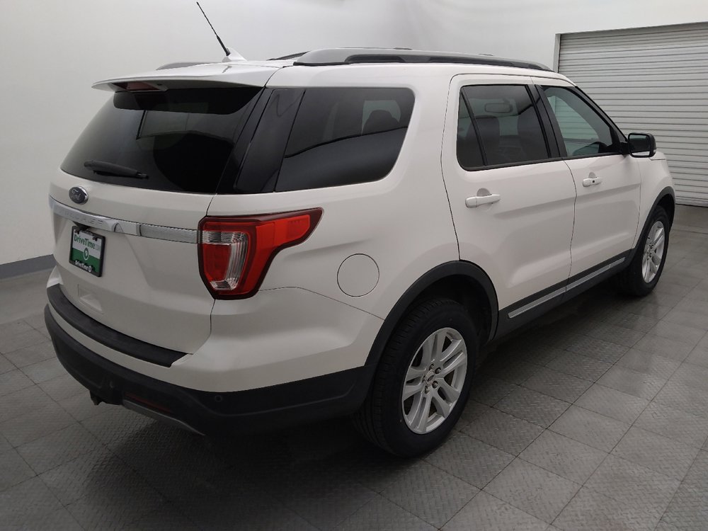 Used 2019 Ford Explorer XLT w/ Equipment Group 202A AWD/4WD image 9