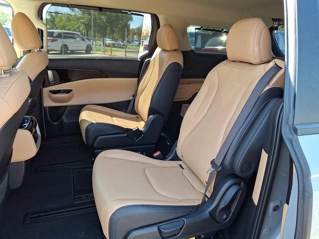 Certified 2024 Kia Carnival EX FWD image 11