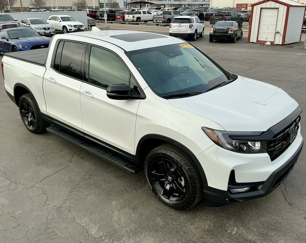 Used 2025 Honda Ridgeline Black Edition image 4