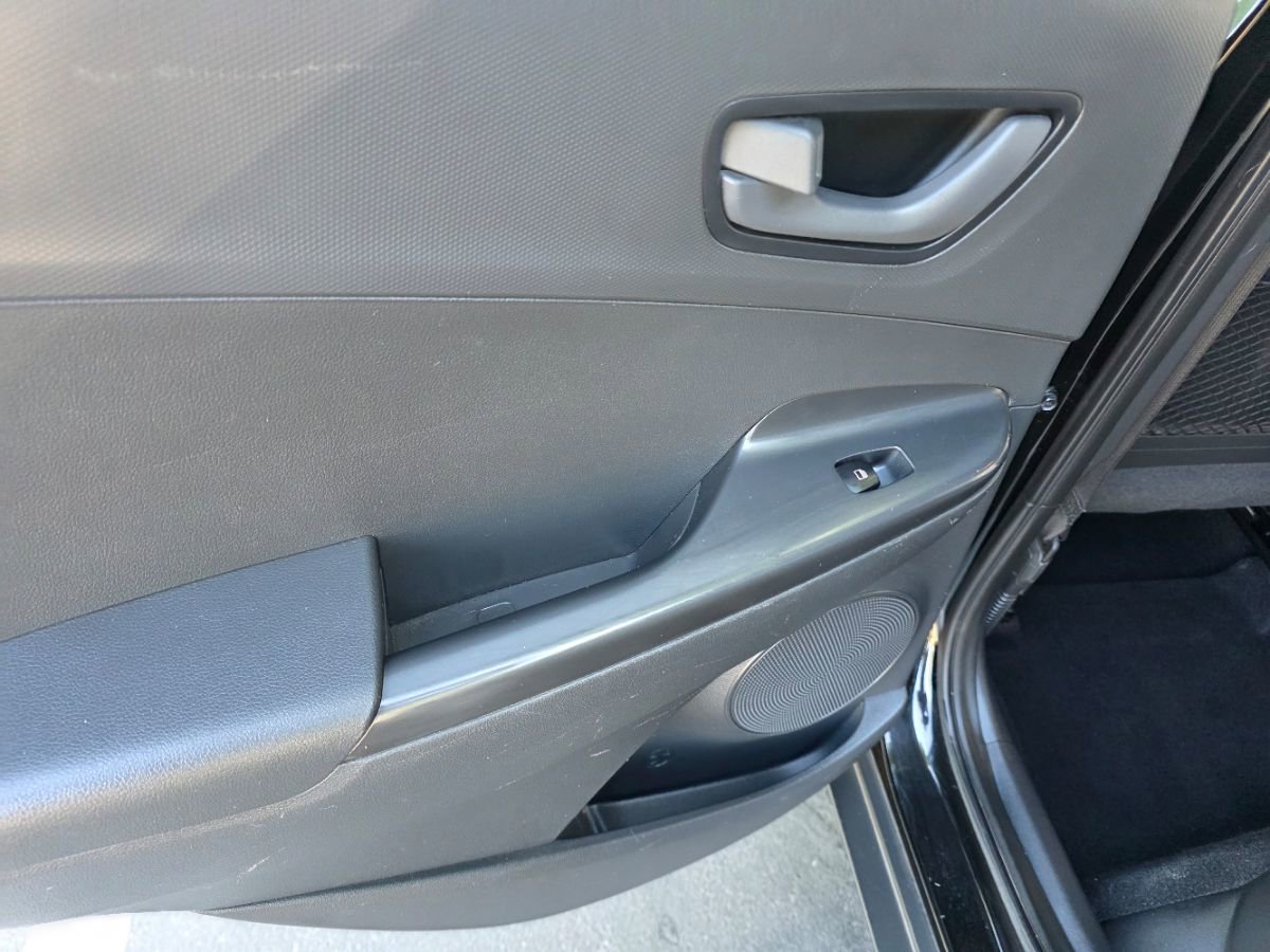 Used 2018 Hyundai Kona SEL w/ SEL Tech Package 02 FWD image 26