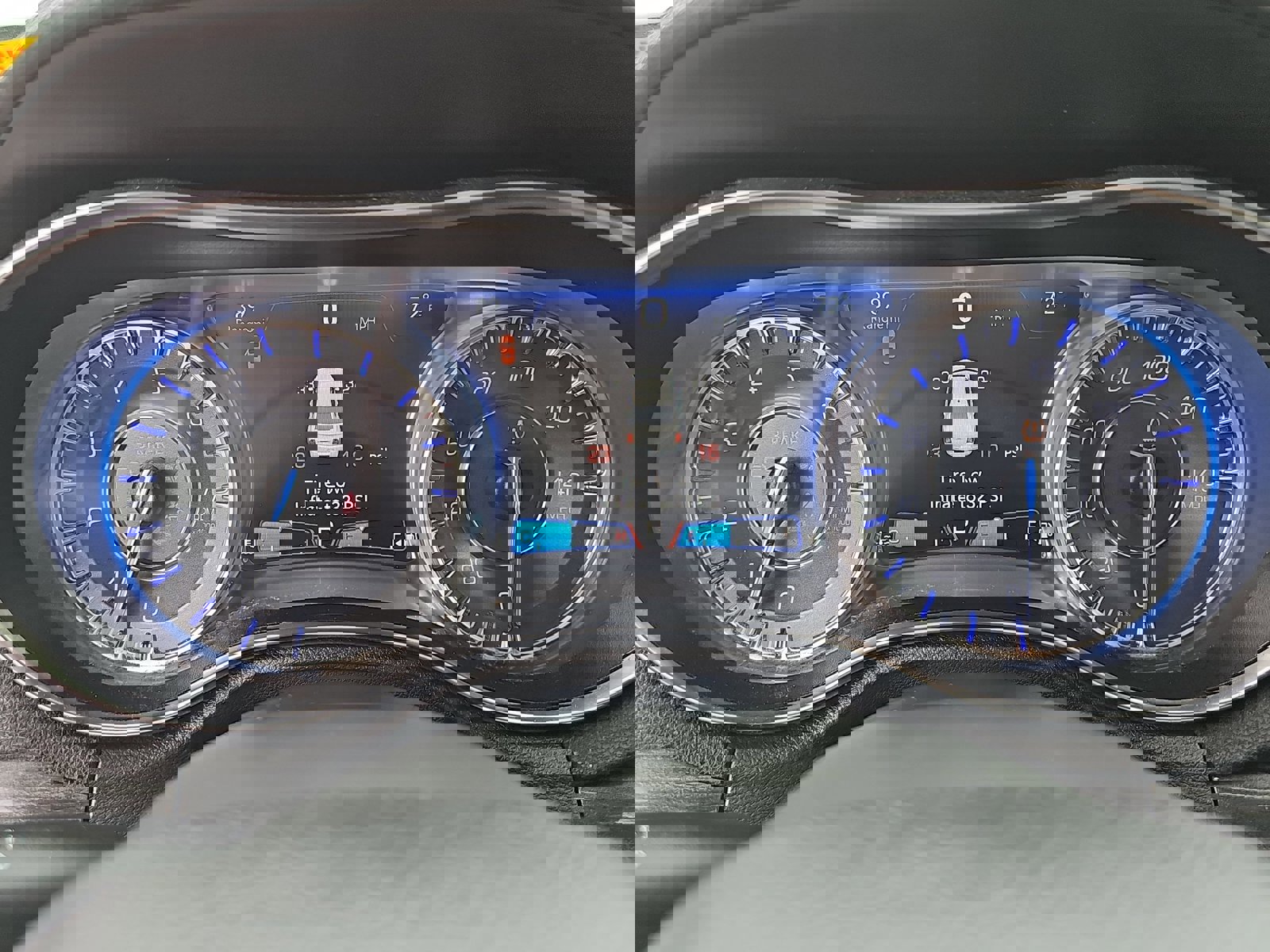 Used 2017 Chrysler 300 Limited image 18