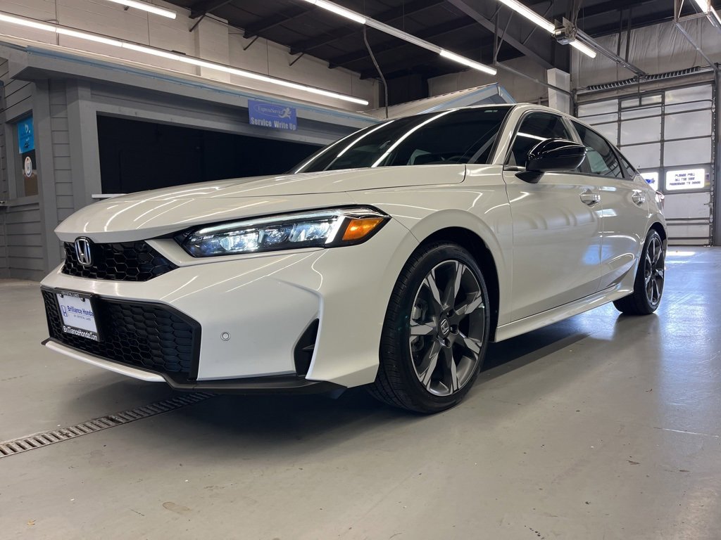 Used 2025 Honda Civic Sport Touring image 3