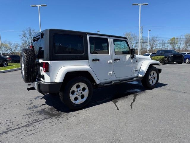 Used 2015 Jeep Wrangler Unlimited Sahara w/ Connectivity Group image 15