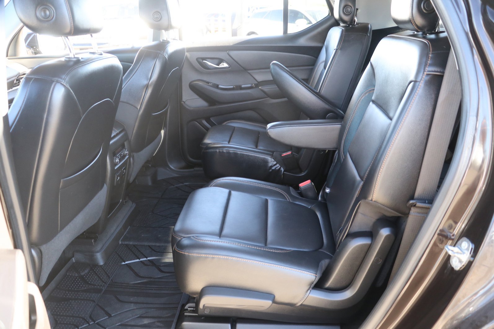 Used 2018 Chevrolet Traverse LT image 30