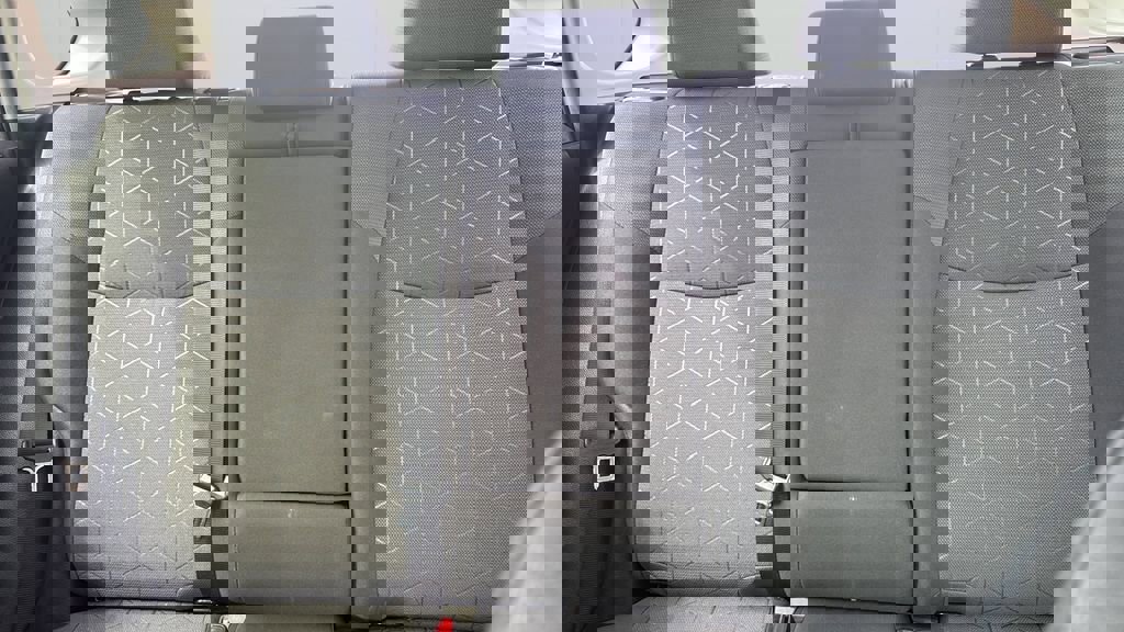 Used 2021 Toyota RAV4 XLE w/ Carpet Mat Package (TMS) AWD/4WD image 40