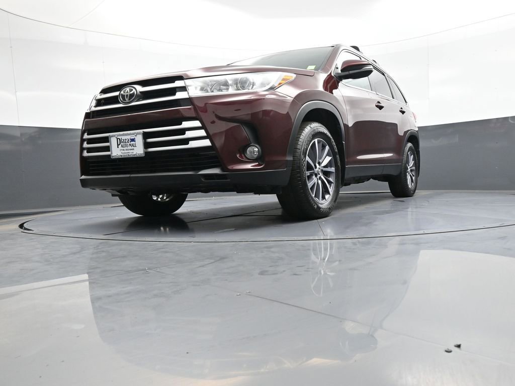 Certified 2019 Toyota Highlander XLE AWD/4WD image 28