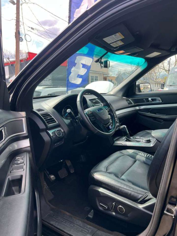 Used 2016 Ford Explorer XLT w/ Equipment Group 202A image 27