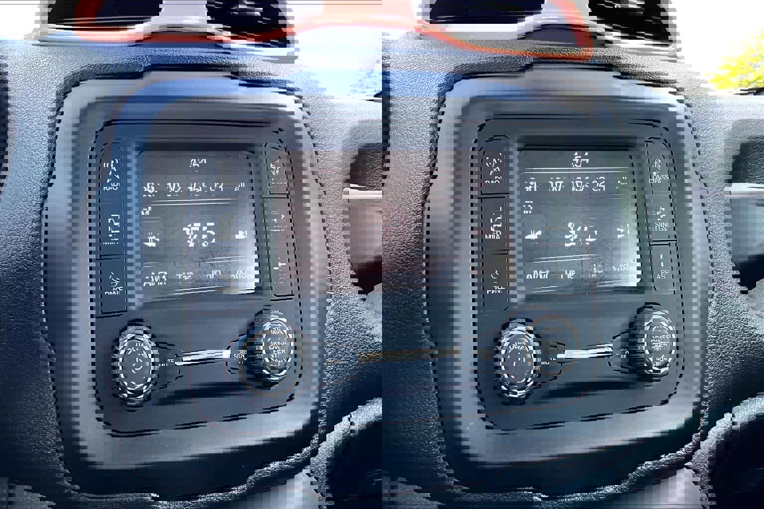 Used 2018 Jeep Renegade Sport w/ Power & Air Group image 33