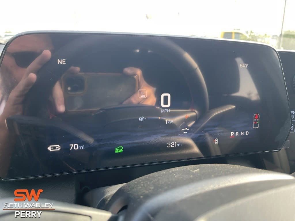 New 2025 Chevrolet Equinox EV RS FWD image 18