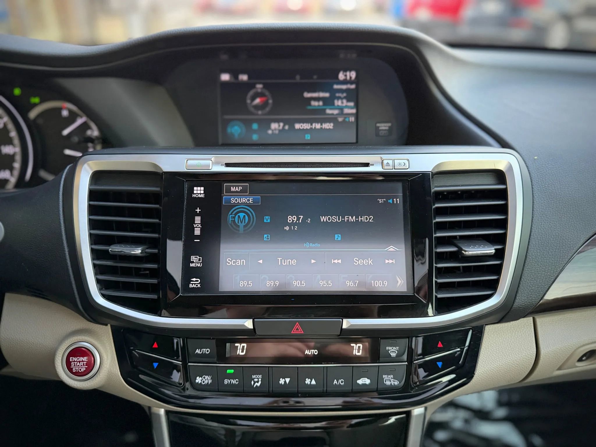 Used 2017 Honda Accord Touring image 16