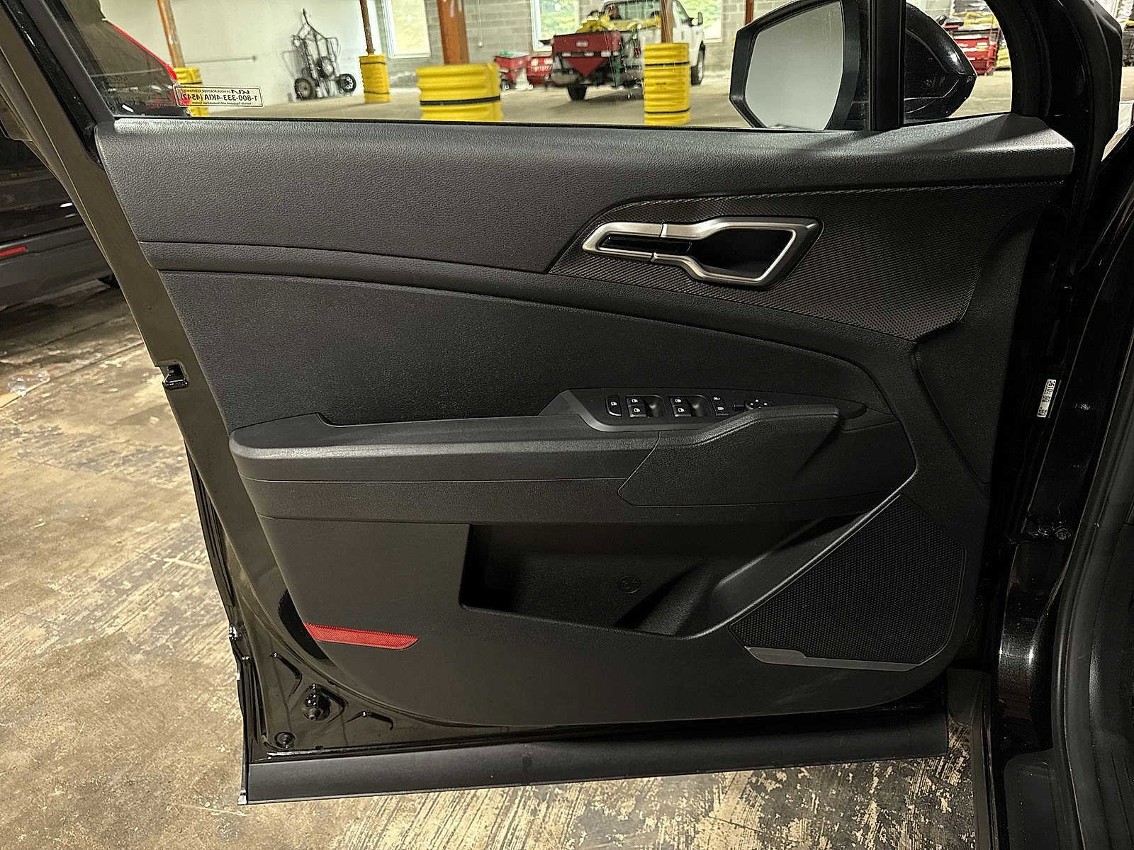 Used 2024 Kia Sportage LX image 28