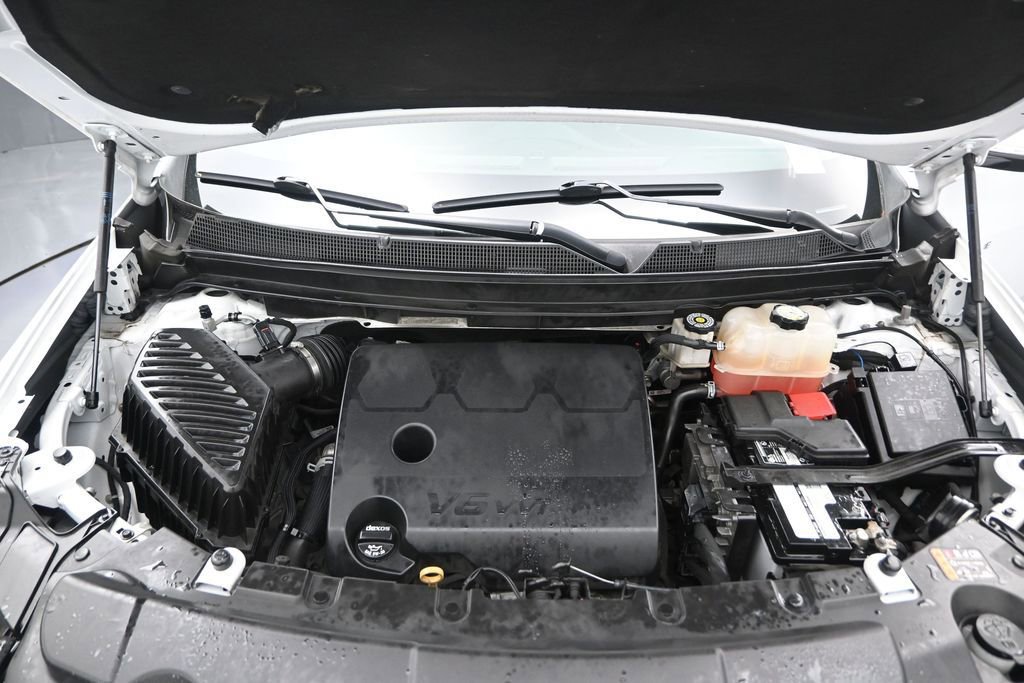Used 2020 Chevrolet Traverse LT FWD image 16