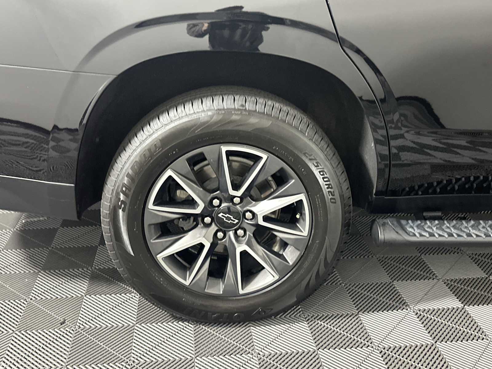 Used 2023 Chevrolet Tahoe Z71 w/ Luxury Package image 19