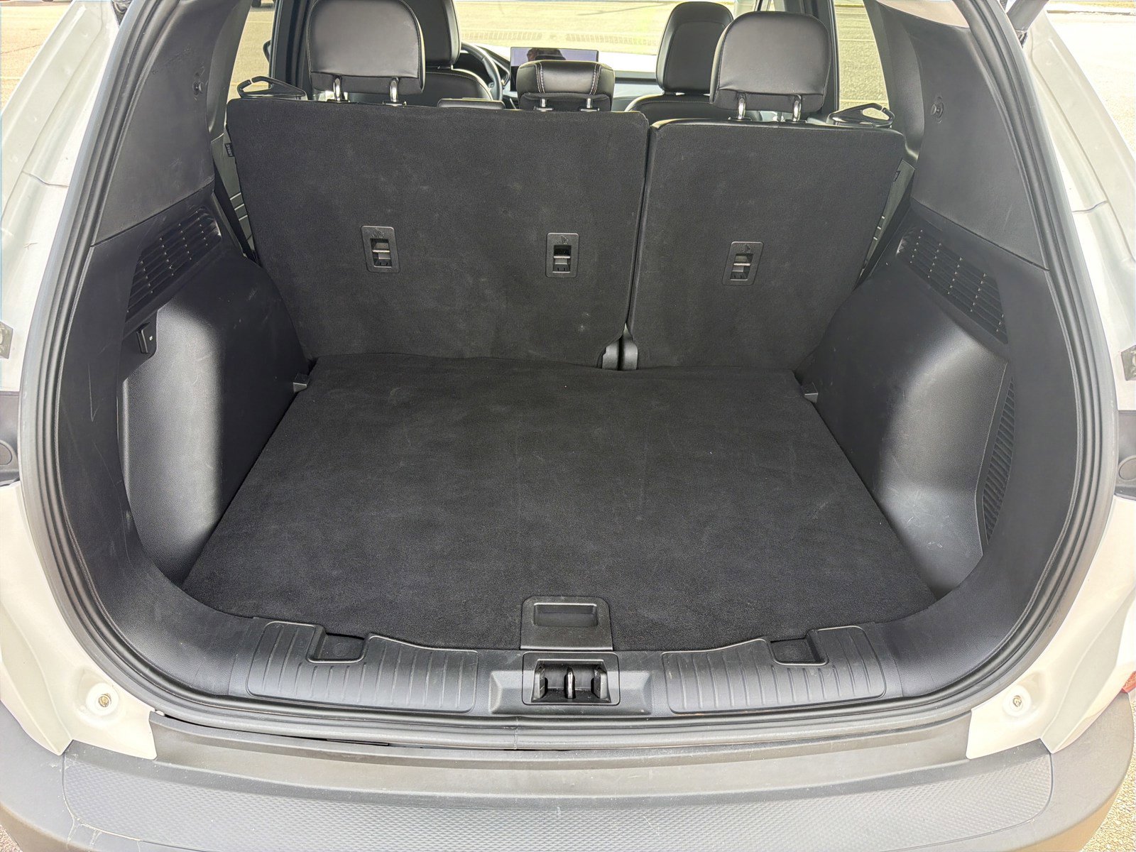 Used 2024 Ford Escape Platinum image 18