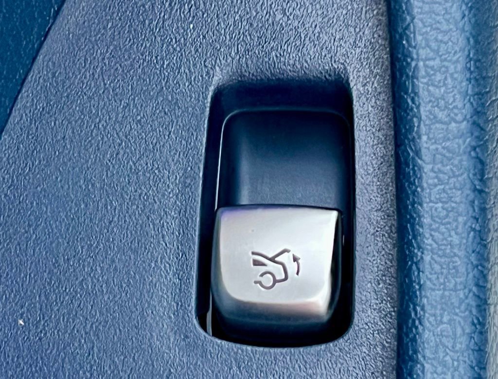 Certified 2020 Mercedes-Benz E 450 4MATIC Cabriolet image 47