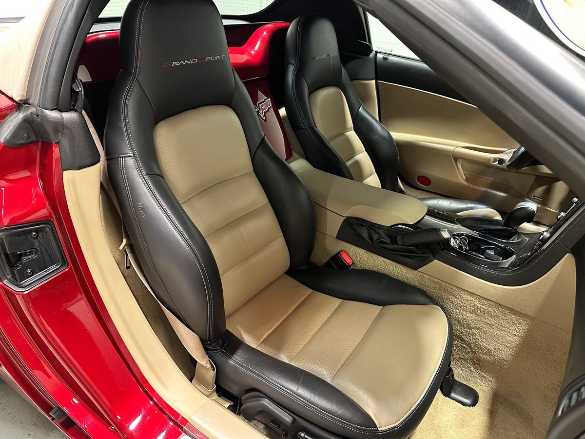 Used 2010 Chevrolet Corvette Grand Sport w/ Preferred Equipment Group RWD image 16