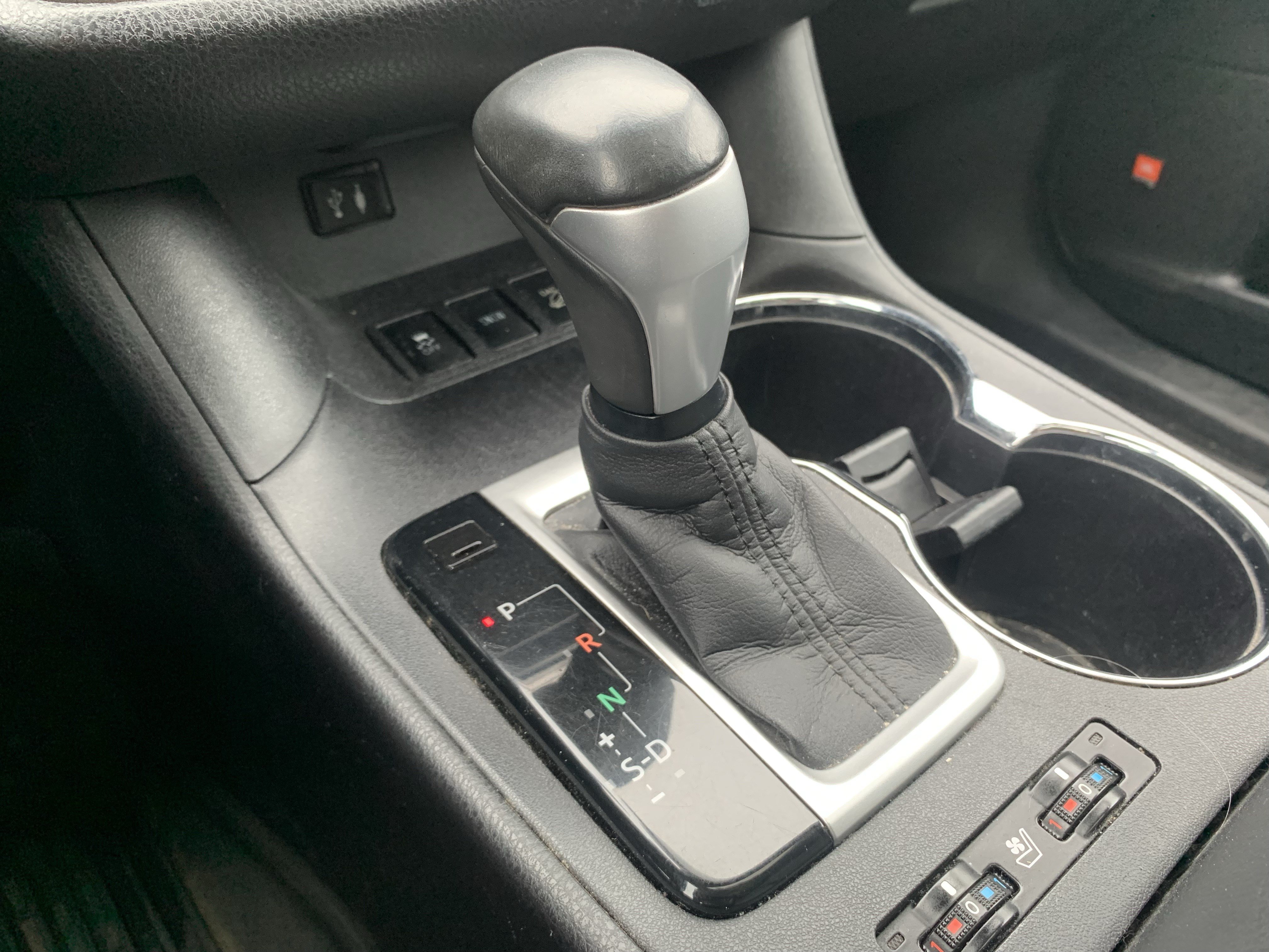 Used 2015 Toyota Highlander Limited Platinum AWD/4WD image 25