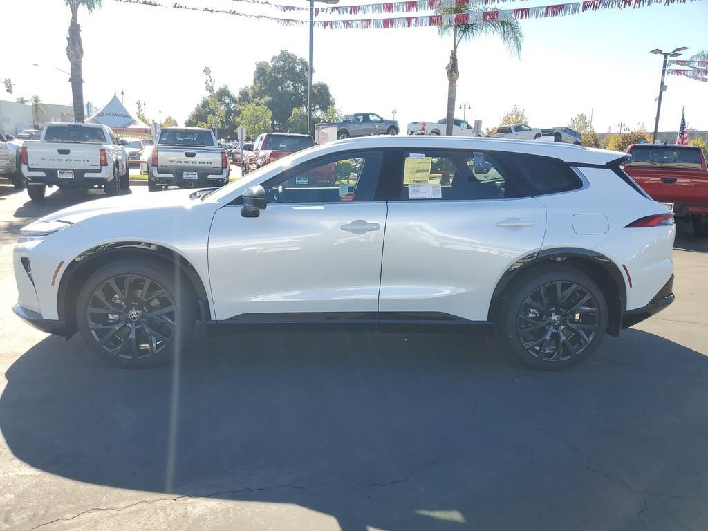 New 2025 Toyota Crown Signia image 6