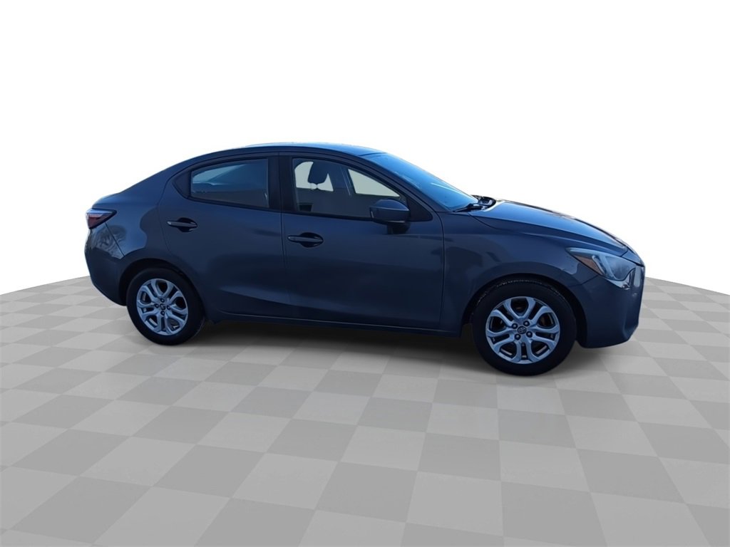 Used 2017 Toyota Yaris iA image 9