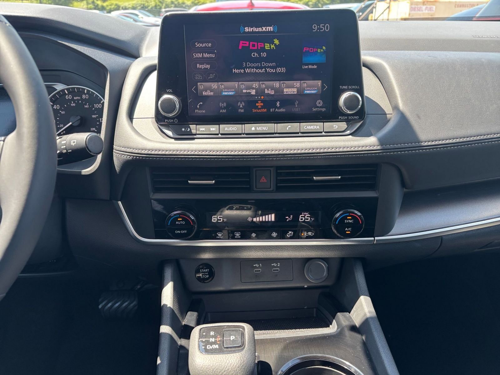Used 2025 Nissan Rogue SV FWD image 17