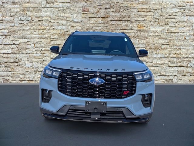Used 2026 Ford Explorer ST image 3