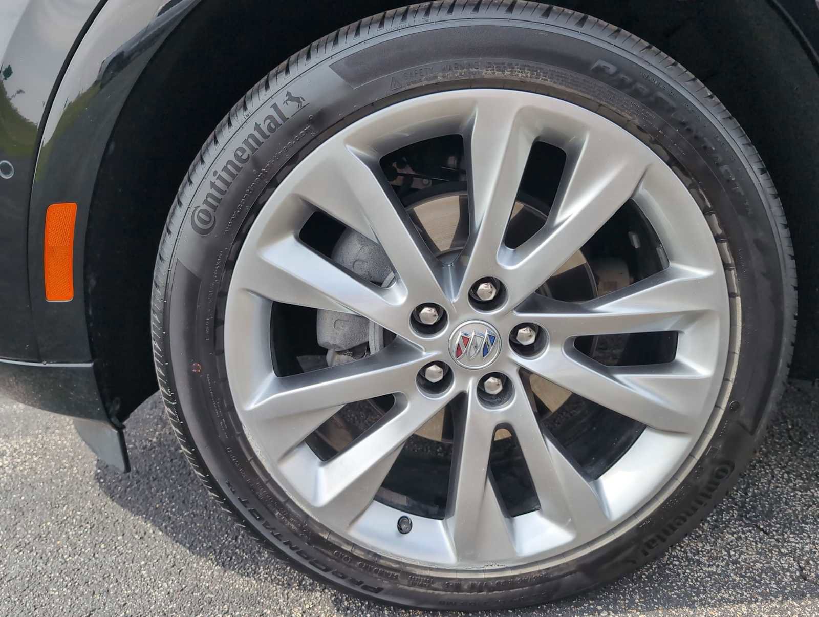 Used 2023 Buick Envision Avenir image 34