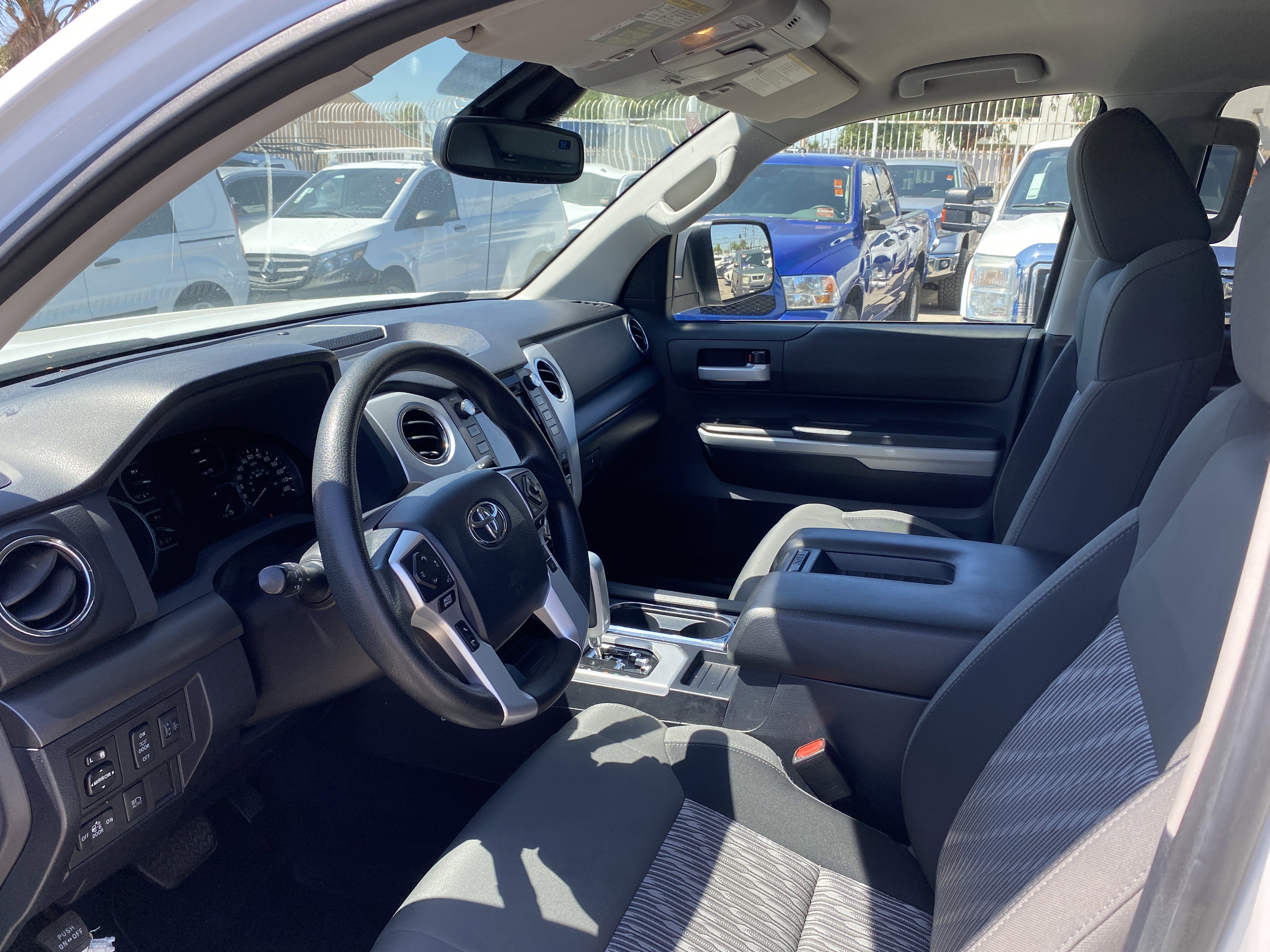 Used 2018 Toyota Tundra SR5 w/ SR5 Upgrade Package image 8