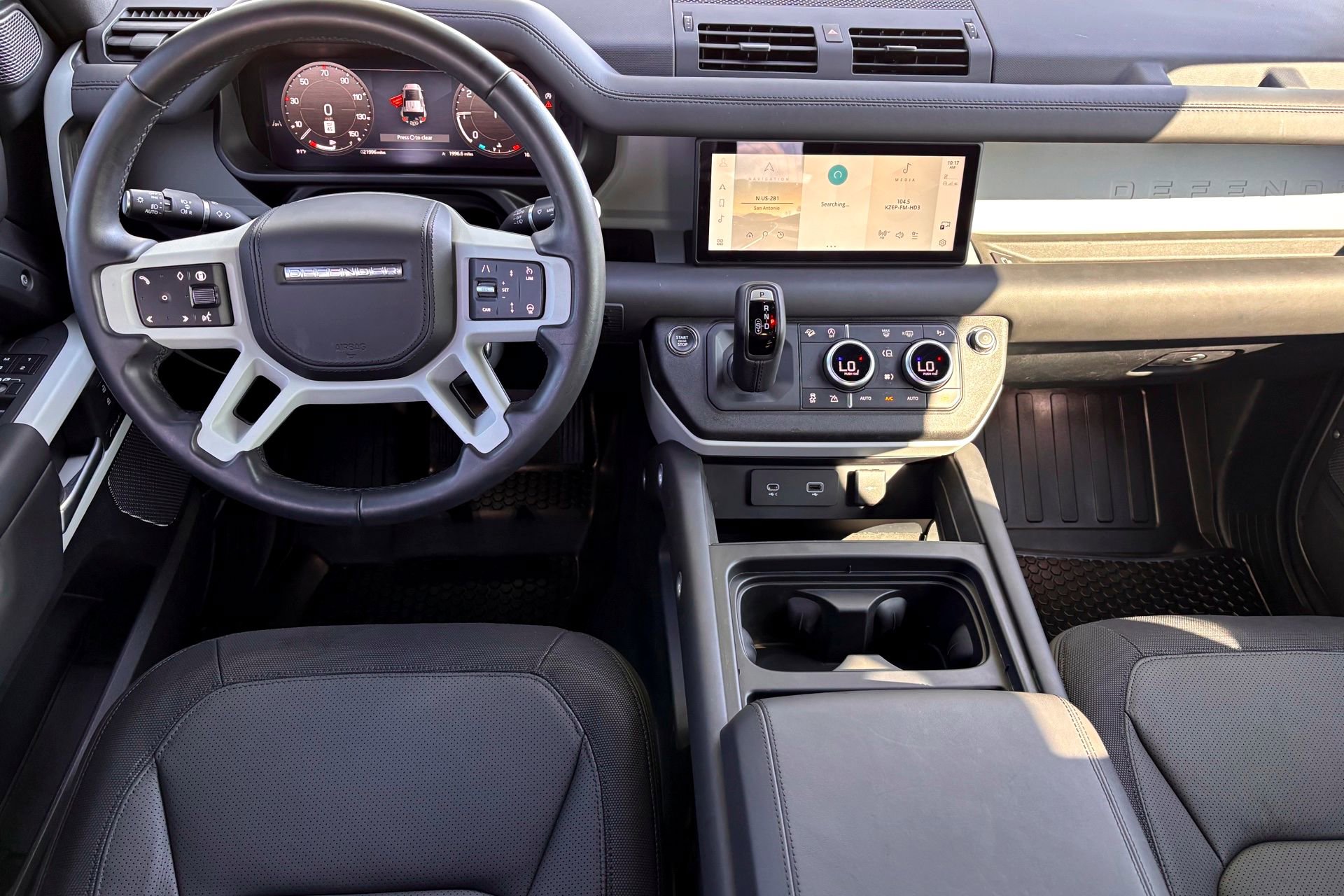 Used 2024 Land Rover Defender 110 X-Dynamic SE image 23