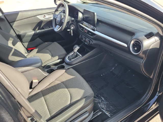 Used 2023 Kia Forte LXS w/ LXS Technology Package FWD image 19