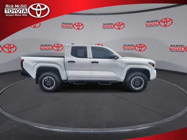 Used 2024 Toyota Tacoma SR w/ SR Upgrade Package AWD/4WD image 9