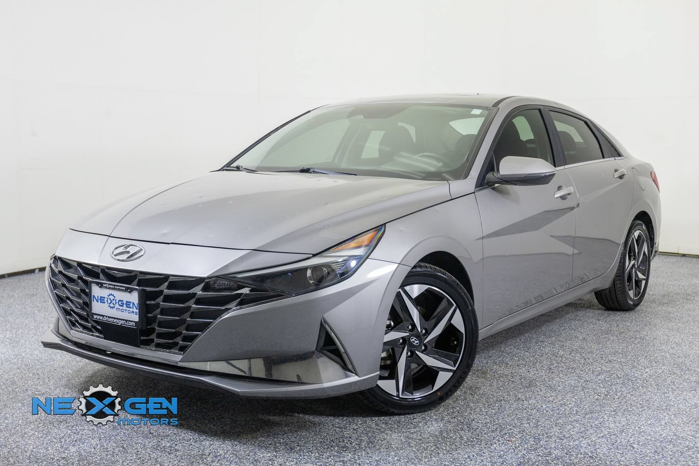 Used 2021 Hyundai Elantra SEL w/ Convenience + Premium Package FWD image 3