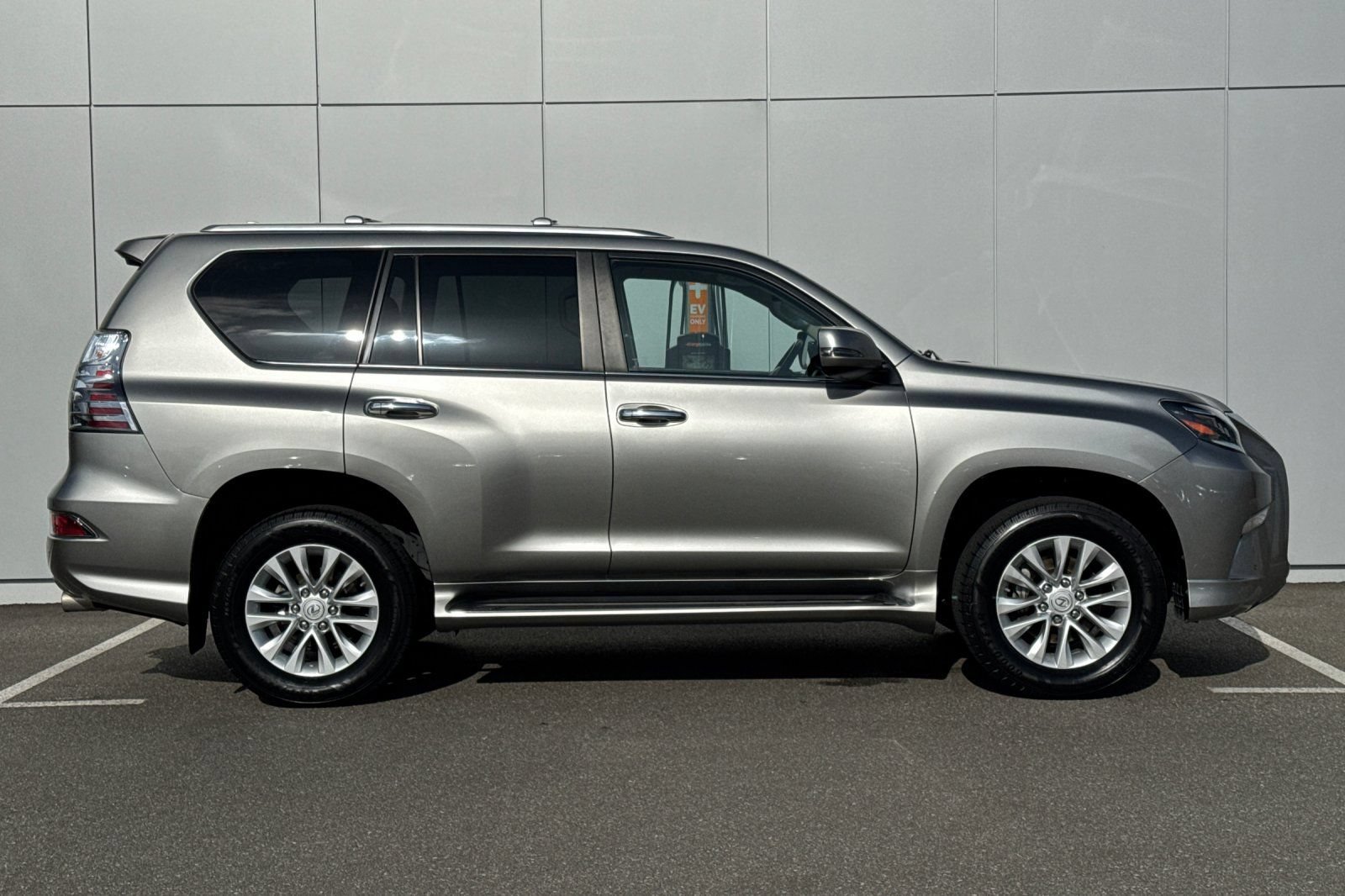 Used 2023 Lexus GX 460 Premium w/ Premium Plus Package AWD/4WD image 6