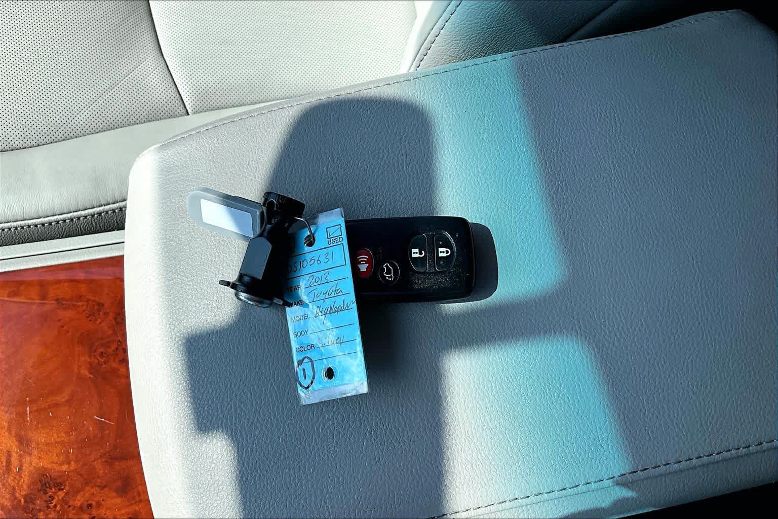 Used 2013 Toyota Highlander Limited FWD image 13
