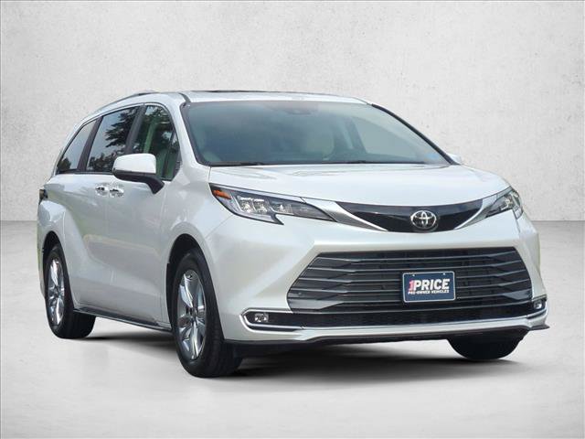 Used 2026 Toyota Sienna Limited AWD/4WD image 3