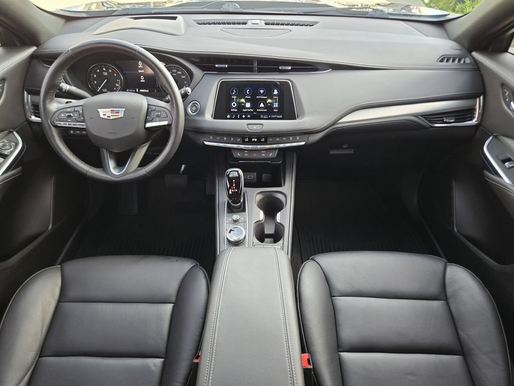 Used 2023 Cadillac XT4 Premium Luxury w/ Technology Package FWD image 12